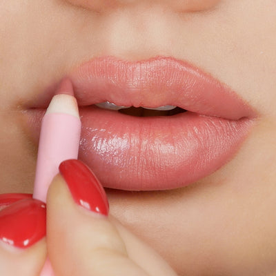 How To Plump Your Lips? 4 Makeup Tricks That Are Easy to Repeat