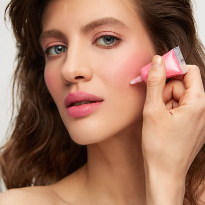 How to Apply Cream Blush Depending on the Face Shapes